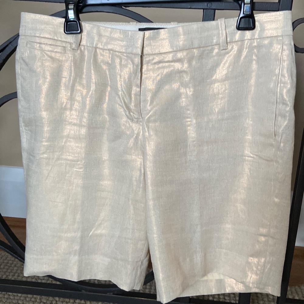 J Crew gold tone natural linen shorts. 9” inseam. Size 6. Fully lined in cotton